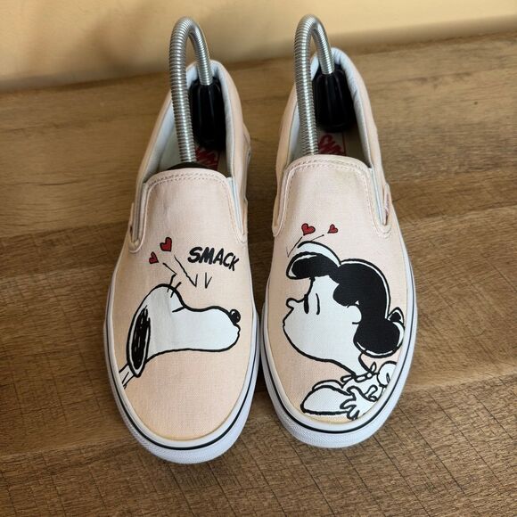 Vans X Peanuts collab Classic Slip On shoes Lucy Snoopy Size 7.5 women’s - Picture 1 of 7